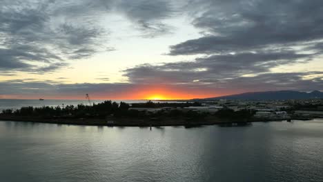 Oahu-Honolulu-Harbor-Sunset-With-Grey-Clouds-Above